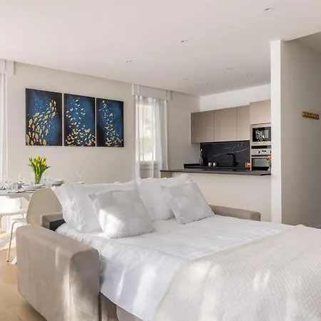 Family Joy - Close To Centre *