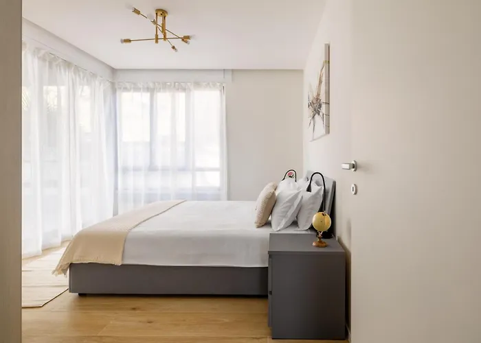 Family Joy - Close To Centre