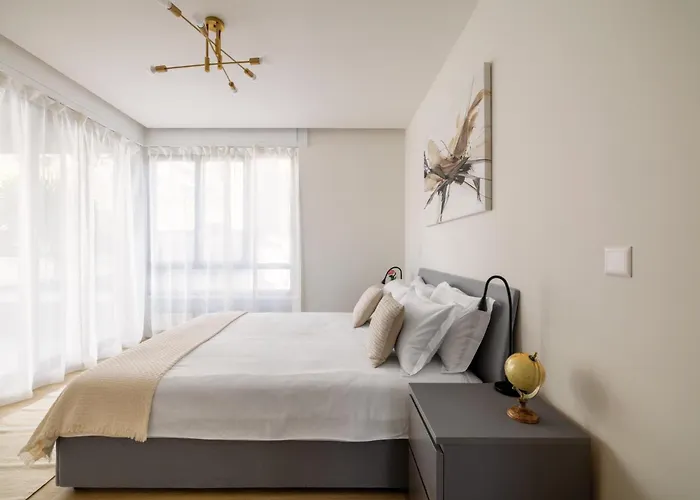 Family Joy - Close To Centre * ルガーノ