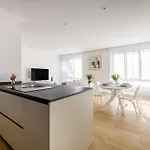 Family Joy - Close To Centre