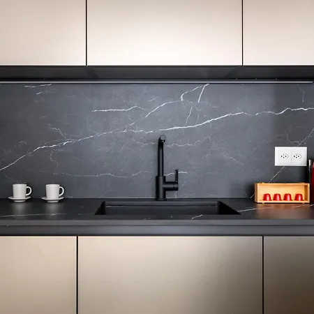 Family Joy - Close To Centre *